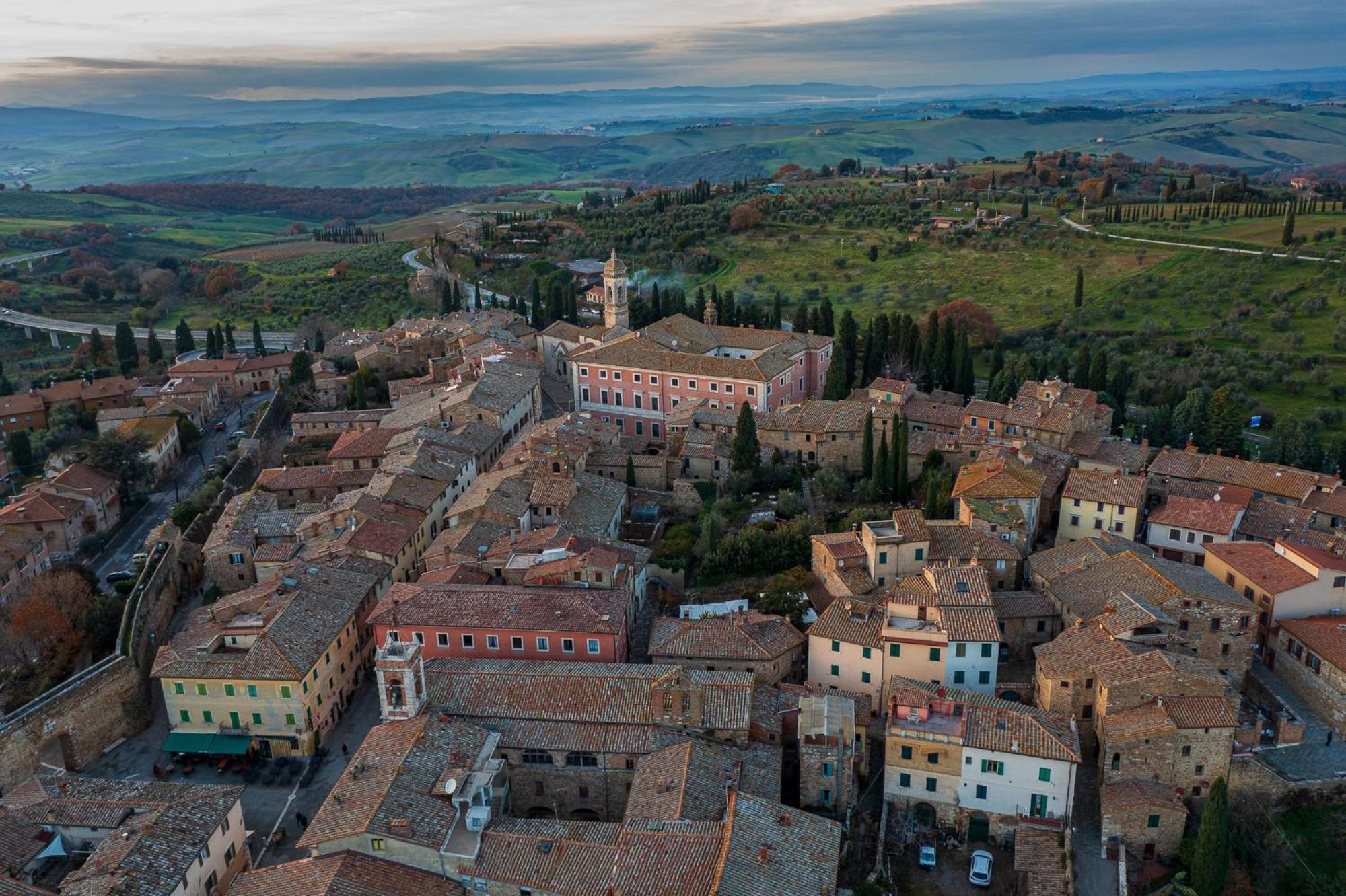 Borgo Medievale San Quirico D'Orcia B&B - Capitano Collection - Albergo Diffuso San Quirico dʼOrcia Exterior foto