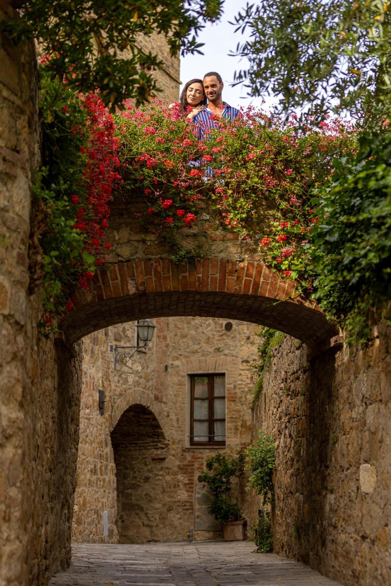 Borgo Medievale San Quirico D'Orcia B&B - Capitano Collection - Albergo Diffuso San Quirico dʼOrcia Exterior foto